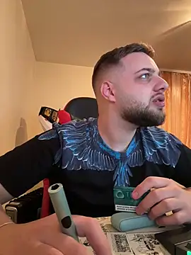 Snapshot of KingAdonisss chatting on 11/06/25, 01:23 KingAdonisss online show from 11/06/25, 01:23