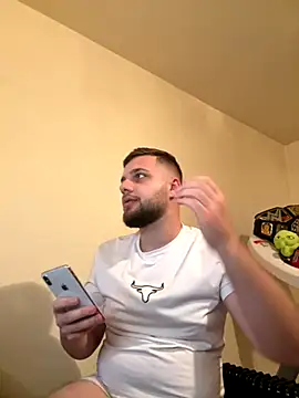 Snapshot of KingAdonisss chatting on 11/08/25, 02:50 KingAdonisss online show from 11/08/25, 02:50