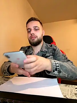 Snapshot of KingAdonisss chatting on 11/10/25, 04:50 KingAdonisss online show from 11/10/25, 04:50