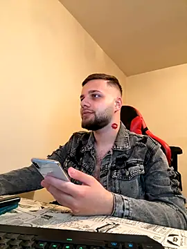 Snapshot of KingAdonisss chatting on 11/15/25, 04:25 KingAdonisss online show from 11/15/25, 04:25