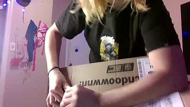 Queen2454 online show from 10/12/25, 09:58