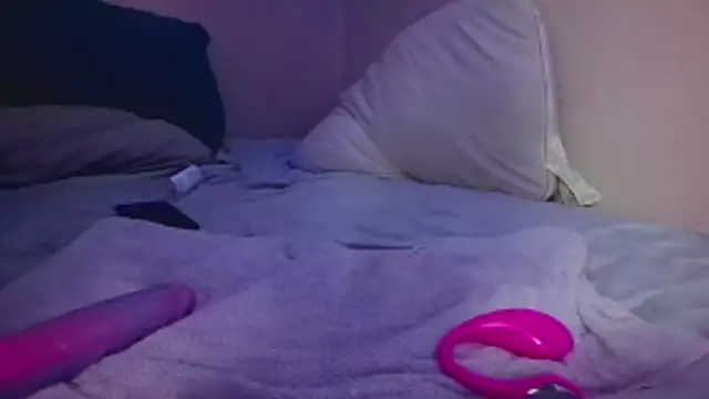 Queen2454 online show from 10/24/25, 06:15