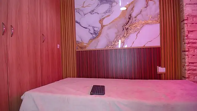 martinasmith303av online show from 11/12/25, 04:29