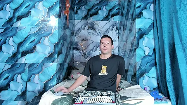 Snapshot of celesteyorucso1 chatting on 10/08/25, 09:01 celesteyorucso1 online show from 10/08/25, 09:01