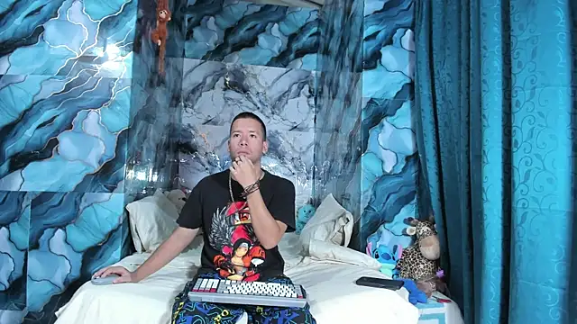 Snapshot of celesteyorucso1 chatting on 10/21/25, 11:16 celesteyorucso1 online show from 10/21/25, 11:16