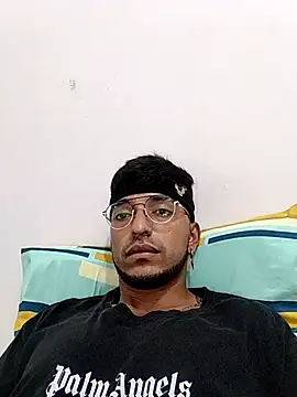 Snapshot of AlfalfaBoy chatting on 10/19/25, 12:33 AlfalfaBoy online show from 10/19/25, 12:33