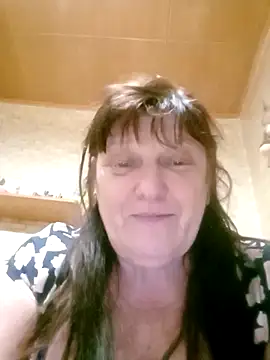 Apeesynka55211 online show from 11/17/25, 10:37