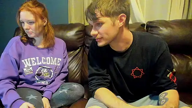 Snapshot of LoversUnleashedXO chatting on 10/20/25, 04:02 LoversUnleashedXO online show from 10/20/25, 04:02