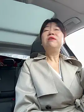 Snapshot of siru-love chatting on 10/12/25, 03:49 siru-love online show from 10/12/25, 03:49