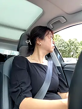 Snapshot of siru-love chatting on 10/15/25, 04:56 siru-love online show from 10/15/25, 04:56