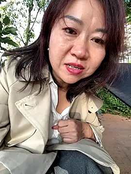 Snapshot of siru-love chatting on 10/29/25, 09:22 siru-love online show from 10/29/25, 09:22