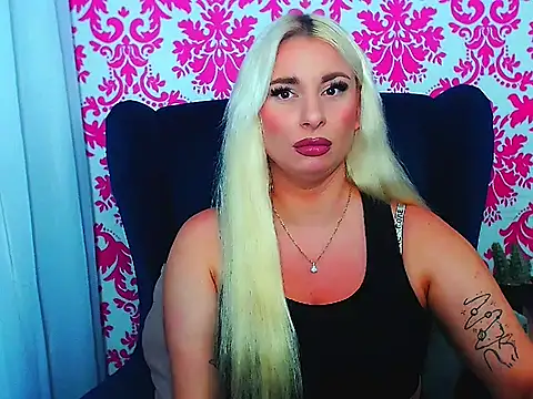 LuxuriaBlond online show from 10/12/25, 07:24