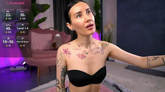 SerenaVelour online show from 10/24/25, 10:11