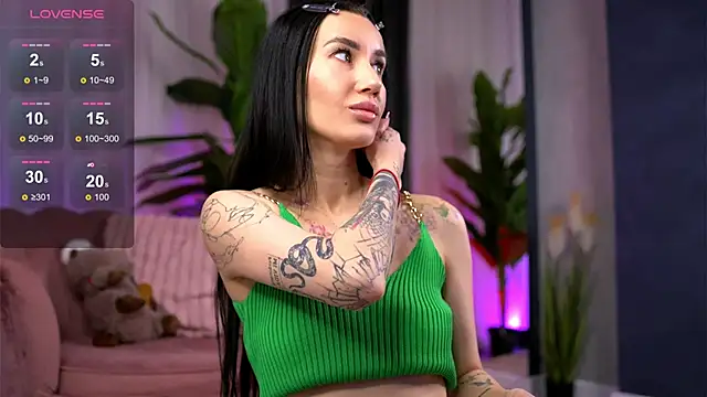 SerenaVelour online show from 11/03/25, 11:11