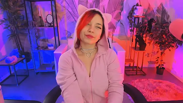 Snapshot of MarcelineChi chatting on 10/27/25, 12:31 MarcelineChi online show from 10/27/25, 12:31