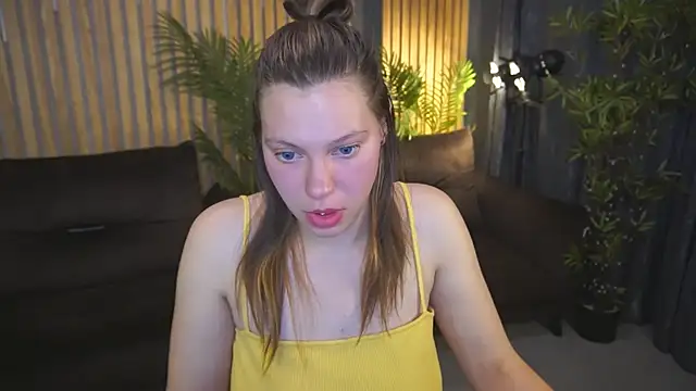 Snapshot of FuckMeDoll_ chatting on 10/02/25, 02:57 FuckMeDoll online show from 10/02/25, 02:57