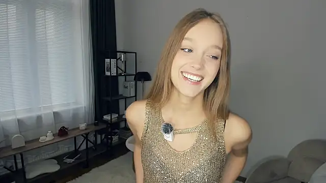 SerrenaAa online show from 10/20/25, 08:04