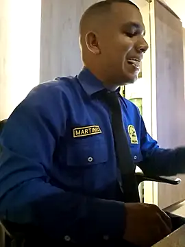 Roberto27051 online show from 10/02/25, 04:52