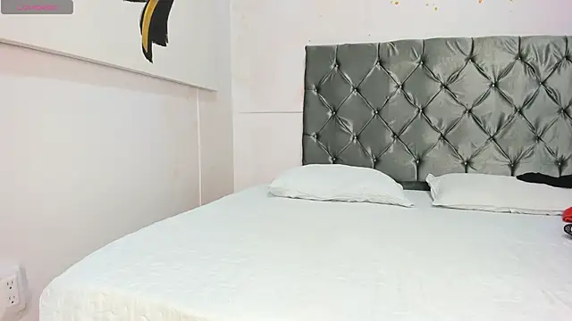 Snapshot of lapitti chatting on 10/23/25, 01:21 lapitti online show from 10/23/25, 01:21