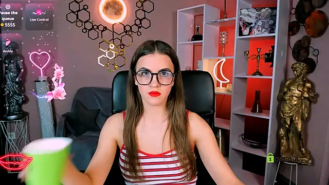 lina fox12 online show from 10/18/25, 12:39