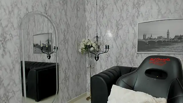 AnaEvil online show from 11/26/25, 07:37