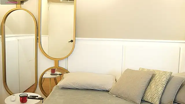 Roxy Vega online show from 11/19/25, 08:47