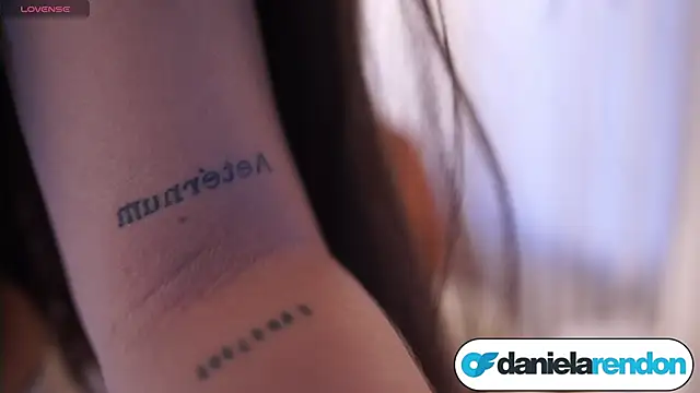 Roxy Vega online show from 11/22/25, 12:04