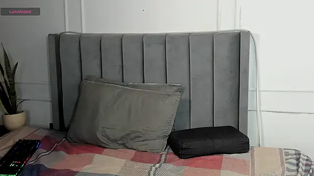 luxuryheaven 8 online show from 10/14/25, 06:31