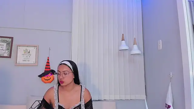 Lilo Rose online show from 10/30/25, 01:23