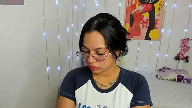 Snapshot of paris_blue chatting on 10/11/25, 11:47 paris blue online show from 10/11/25, 11:47