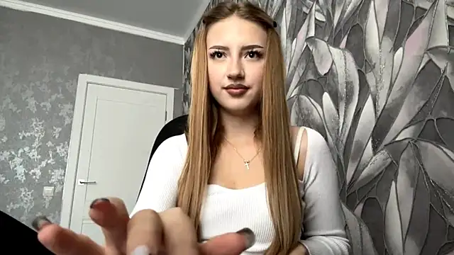 Snapshot of HollyCroker chatting on 11/20/25, 09:20 HollyCroker online show from 11/20/25, 09:20