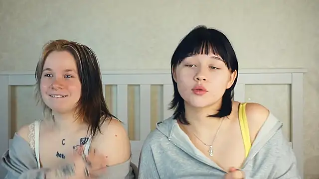 Snapshot of EviaVanveen chatting on 11/14/25, 08:24 EviaVanveen online show from 11/14/25, 08:24