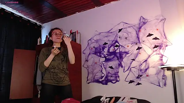 Snapshot of Alessandra_Shayk666 chatting on 10/21/25, 08:53 Alessandra Shayk666 online show from 10/21/25, 08:53