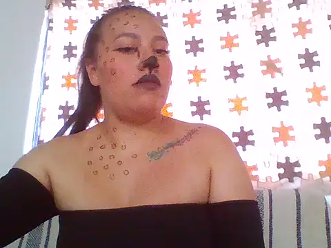 Snapshot of Meloddy__ chatting on 10/16/25, 03:02 Meloddy online show from 10/16/25, 03:02