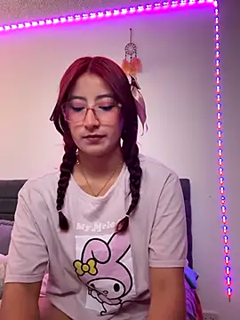 saramooon online show from 11/20/25, 01:11