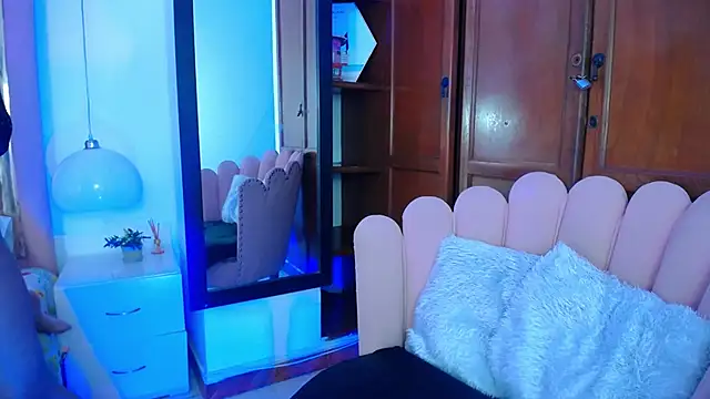 Amara Martell online show from 10/10/25, 12:48