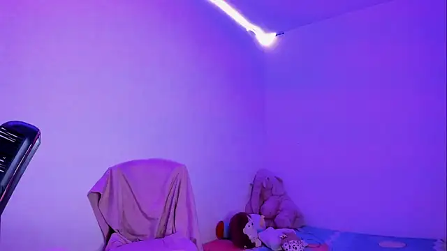 Lia0109 online show from 10/13/25, 07:03