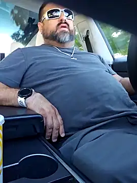 Roddog18 online show from 10/30/25, 09:37