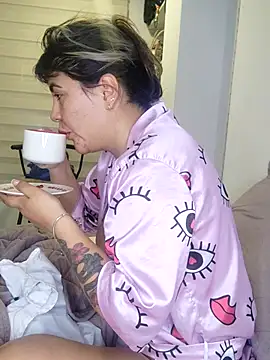 Zoe riivas online show from 11/20/25, 10:04