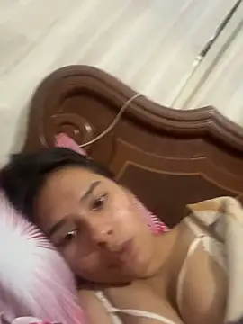 Snapshot of Brianna_bunny05 chatting on 11/20/25, 05:18 Brianna bunny05 online show from 11/20/25, 05:18