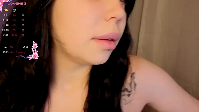 Snapshot of marymayven chatting on 11/05/25, 02:33 marymayven online show from 11/05/25, 02:33