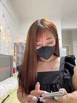 Snapshot of jun-xinh09 chatting on 10/06/25, 10:45 jun-xinh09 online show from 10/06/25, 10:45