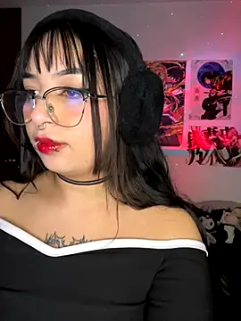 Snapshot of Hinatamoon_ chatting on 10/10/25, 04:22 Hinatamoon online show from 10/10/25, 04:22