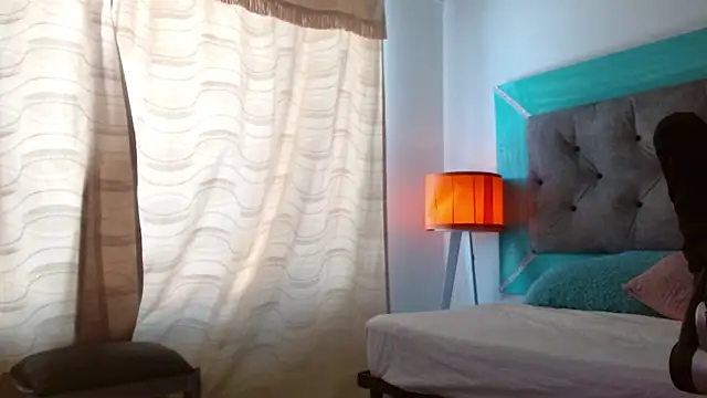 roxx iie online show from 10/15/25, 06:30