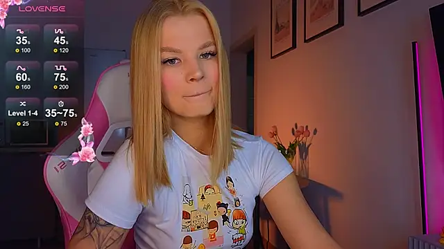 Snapshot of loya7ove chatting on 10/09/25, 02:42 loya7ove online show from 10/09/25, 02:42