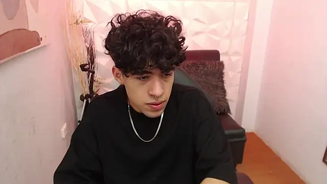 Liil boy online show from 10/14/25, 04:02