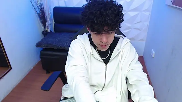 Liil boy online show from 10/29/25, 03:53