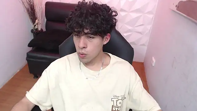 Liil boy online show from 10/30/25, 03:52