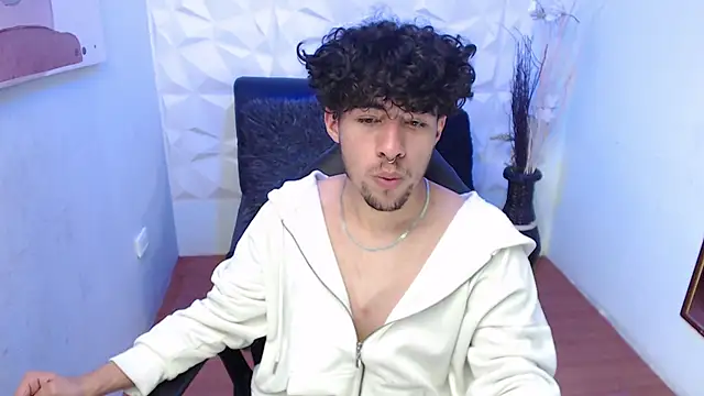 Liil boy online show from 11/21/25, 03:27