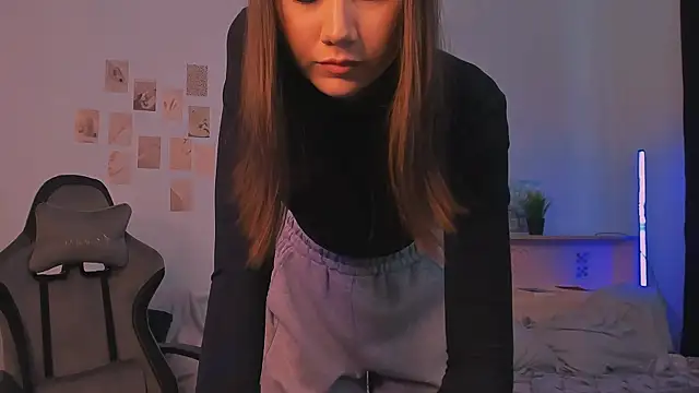 adelle046 online show from 10/03/25, 09:50